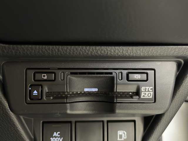 トヨタ プリウス X 長野県 2023(令5)年 3.4万km スーパーホワイトⅡ 4WD/純正ナビ/（フルセグ/Bluetooth/AppleCarPlay/AndroidAuto)/バックカメラ/トヨタセーフティーセンス/・プリクラッシュセーフティ/・レーンキープアシスト/・レーンディパーチャーアラート/・プロアクティブドライビングアシスト/・リヤクロストラフィックアラート/レーダークルーズコントロール/ETC2.0/LEDヘッドライト/LEDフォグ/スマートキー