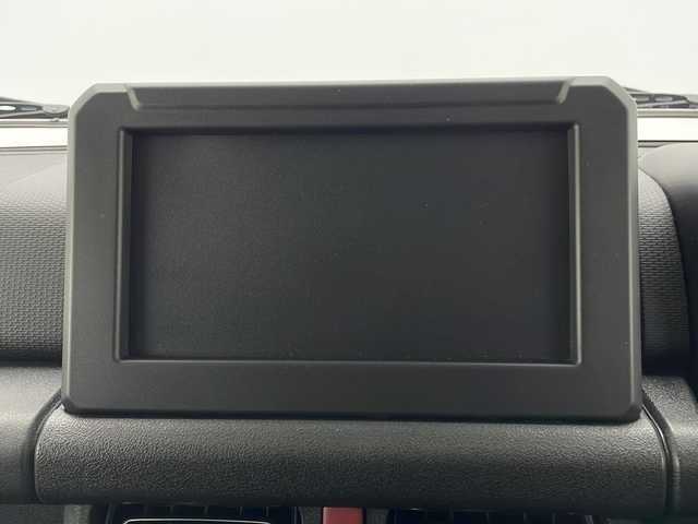 スズキ ジムニー ノマド FC 長野県 2025(令7)年 0.4万km アークティックホワイトパール 4WD/衝突軽減ブレーキ/車線逸脱防止/レーダークルーズコントロール/コーナーセンサー/前席シートヒーター/LEDヘッドライト/ダウンヒルアシストコントロール/ヒーテッドドアミラー/ヘッドライトレベライザー/ヘッドライトウォッシャー/オートライト/アイドリングストップ/プッシュスタート/スマートキー/スペアキー