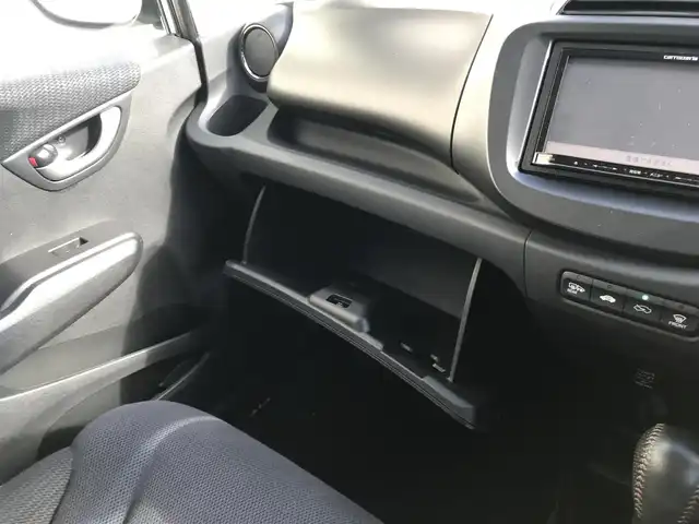 ホンダ フィット ハイブリット RS ファインスタイル 富山県 2013(平25)年 4.8万km スーパープラチナアクアメタリック 社外ナビ/ワンセグTV/バックカメラ/クルーズコントロール/スマートキー/横滑り防止装置/パドルシフト/ステアリングスイッチ/HIDヘッドライト/ETC/ウインカーミラー/電動格納ミラー