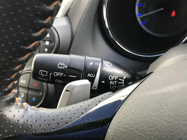 ホンダ フィット ハイブリット RS ファインスタイル 富山県 2013(平25)年 4.8万km スーパープラチナアクアメタリック 社外ナビ/ワンセグTV/バックカメラ/クルーズコントロール/スマートキー/横滑り防止装置/パドルシフト/ステアリングスイッチ/HIDヘッドライト/ETC/ウインカーミラー/電動格納ミラー