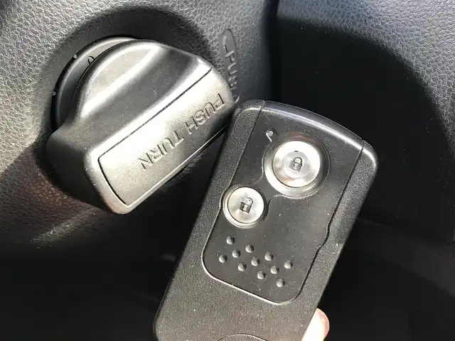 ホンダ フィット ハイブリット RS ファインスタイル 富山県 2013(平25)年 4.8万km スーパープラチナアクアメタリック 社外ナビ/ワンセグTV/バックカメラ/クルーズコントロール/スマートキー/横滑り防止装置/パドルシフト/ステアリングスイッチ/HIDヘッドライト/ETC/ウインカーミラー/電動格納ミラー