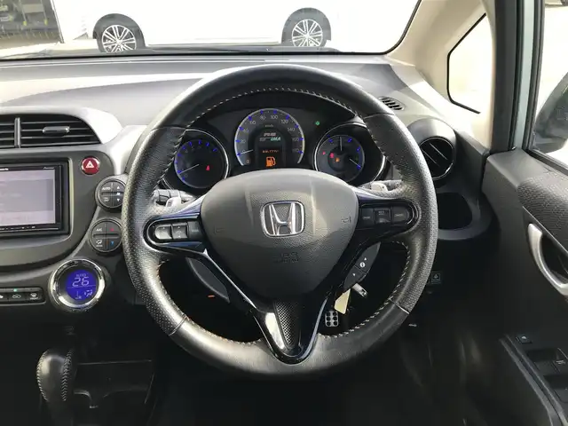 ホンダ フィット ハイブリット RS ファインスタイル 富山県 2013(平25)年 4.8万km スーパープラチナアクアメタリック 社外ナビ/ワンセグTV/バックカメラ/クルーズコントロール/スマートキー/横滑り防止装置/パドルシフト/ステアリングスイッチ/HIDヘッドライト/ETC/ウインカーミラー/電動格納ミラー