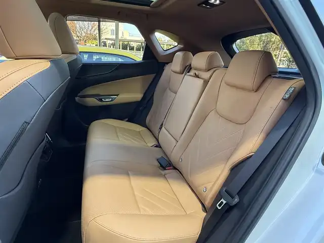 レクサス ＮＸ 250 バージョンL 香川県 2023(令5)年 2.3万km ソニッククォーツ ワンオーナー/パノラマルーフ/純正14インチナビ/フルセグテレビ/Bluetooth/USB端子/パノラミックビューモニター/ヘッドアップディスプレイ/ETC2.0/ドライブレコーダー/デジタルインナーミラー/ルーフレール/タンレザーシート/純正20インチアルミ/スマートキー/電動パーキングブレーキ/オートブレーキホールド/全席シートヒーター/三眼フルLEDヘッドランプ/フォグランプ/オートライト/Lexus Safety System/・プリクラッシュセーフティ/・緊急時操舵支援/・アダプティブハイビームシステム/ブラインドスポットモニター