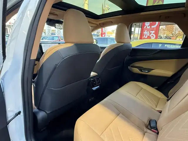 レクサス ＮＸ 250 バージョンL 香川県 2023(令5)年 2.3万km ソニッククォーツ ワンオーナー/パノラマルーフ/純正14インチナビ/フルセグテレビ/Bluetooth/USB端子/パノラミックビューモニター/ヘッドアップディスプレイ/ETC2.0/ドライブレコーダー/デジタルインナーミラー/ルーフレール/タンレザーシート/純正20インチアルミ/スマートキー/電動パーキングブレーキ/オートブレーキホールド/全席シートヒーター/三眼フルLEDヘッドランプ/フォグランプ/オートライト/Lexus Safety System/・プリクラッシュセーフティ/・緊急時操舵支援/・アダプティブハイビームシステム/ブラインドスポットモニター