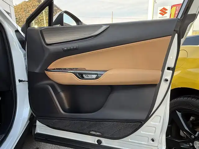 レクサス ＮＸ 250 バージョンL 香川県 2023(令5)年 2.3万km ソニッククォーツ ワンオーナー/パノラマルーフ/純正14インチナビ/フルセグテレビ/Bluetooth/USB端子/パノラミックビューモニター/ヘッドアップディスプレイ/ETC2.0/ドライブレコーダー/デジタルインナーミラー/ルーフレール/タンレザーシート/純正20インチアルミ/スマートキー/電動パーキングブレーキ/オートブレーキホールド/全席シートヒーター/三眼フルLEDヘッドランプ/フォグランプ/オートライト/Lexus Safety System/・プリクラッシュセーフティ/・緊急時操舵支援/・アダプティブハイビームシステム/ブラインドスポットモニター