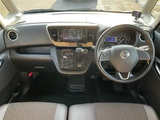 日産 デイズ ルークス HWS X Vセレクション 滋賀県 2019(平31)年 1.9万km プレミアムパープルP ワンオーナー/エマージェンシーブレーキ/踏み間違い防止アシスト/純正ナビ/Bluetooth、DVD、CD、フルセグテレビ/アラウンドビューモニター/ETC/両側パワースライドドア/純正前後ドライブレコーダー/ハーフレザーシート/タッチパネル式エアコン/LEDヘッドライト/純正15インチアルミホイール/取扱説明書/保証書/