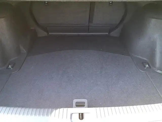 レクサス ＩＳ 200t 茨城県 2016(平28)年 4.2万km ソニッククォーツ 純正ナビ/【FM・AM・CD・BD・SD・TV・BT】/ETC/Bカメラ/パワーシートD＋N席/純正アルミホイール/純正フロアマット/純正LEDライト/オートライト