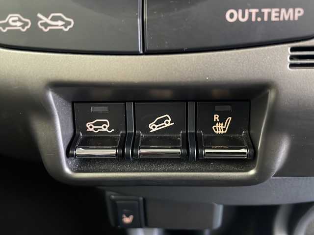 スズキ ハスラー Jスタイル Ⅲ ターボ 秋田県 2018(平30)年 6.3万km ブレイブカーキパール/スチールシルバー 4WD/社外ナビ　/フルセグTV/AM/FM/CD/DVD/Bluetooth/バックカメラ　/デュアルカメラブレーキサポート　/クルーズコントロール　/パドルシフト　/レーンキープアシスト　/横滑り防止装置/ダウンヒルアシストコントロール/アイドリングストップ/前席シートヒーター　/ビルトインETC/HIDヘッドライト/ハーフレザーシート/フォグランプ　/スマートキー/スペアキー/純正フロアマット/純正アルミホイール