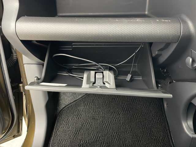 スズキ ハスラー Jスタイル Ⅲ ターボ 秋田県 2018(平30)年 6.3万km ブレイブカーキパール/スチールシルバー 4WD/社外ナビ　/フルセグTV/AM/FM/CD/DVD/Bluetooth/バックカメラ　/デュアルカメラブレーキサポート　/クルーズコントロール　/パドルシフト　/レーンキープアシスト　/横滑り防止装置/ダウンヒルアシストコントロール/アイドリングストップ/前席シートヒーター　/ビルトインETC/HIDヘッドライト/ハーフレザーシート/フォグランプ　/スマートキー/スペアキー/純正フロアマット/純正アルミホイール