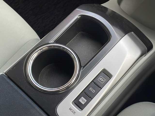 トヨタ プリウス α S 福島県 2013(平25)年 8.3万km ホワイトパールクリスタルシャイン 7人乗り 純正ナビ　フルセグTV Bluetooth バックカメラ ETC 純正16インチアルミホイール フォグランプ バックフォグ ワイパーデアイサー ドアバイザー フロアマット スマートキー