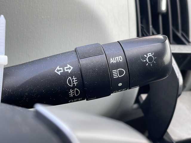 トヨタ プリウス α S 福島県 2013(平25)年 8.3万km ホワイトパールクリスタルシャイン 7人乗り 純正ナビ　フルセグTV Bluetooth バックカメラ ETC 純正16インチアルミホイール フォグランプ バックフォグ ワイパーデアイサー ドアバイザー フロアマット スマートキー