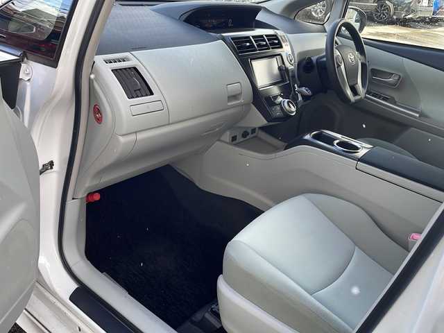 トヨタ プリウス α S 福島県 2013(平25)年 8.3万km ホワイトパールクリスタルシャイン 7人乗り 純正ナビ　フルセグTV Bluetooth バックカメラ ETC 純正16インチアルミホイール フォグランプ バックフォグ ワイパーデアイサー ドアバイザー フロアマット スマートキー