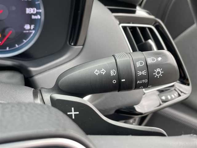トヨタ クラウン ハイブリッド RS アドバンス 島根県 2018(平30)年 8.4万km ホワイトパールクリスタルシャイン ワンオーナー/TOMSエアロ/純正8インチナビ/CD/DVD/DTV/Bluetooth/USB/バックカメラ/・トヨタセーフティセンス/・衝突軽減システム/・衝突軽減ブレーキ/・車線逸脱抑制機能/・車線逸脱警報/・コーナーセンサー/・ロードサインアシスト/・発進お知らせ機能/・ふらつき警報/・パーキングサポートブレーキ/・標識認識機能/・緊急時蛇行支援/・後方車両接近告知/ブラインドスポットモニター/ハーフレザー調シート/パワーシート/シートヒーター /メモリーシート /ステアリングスイッチ/レーダークルーズコントロール/電子パーキングブレーキ/ブレーキホールド/LEDオートライト/ヘッドアップディスプレイ/パドルシフト