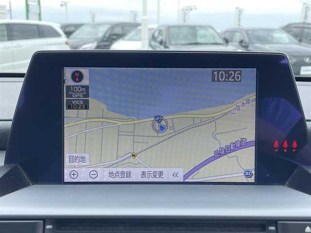 トヨタ クラウン ハイブリッド RS アドバンス 島根県 2018(平30)年 8.4万km ホワイトパールクリスタルシャイン ワンオーナー/TOMSエアロ/純正8インチナビ/CD/DVD/DTV/Bluetooth/USB/バックカメラ/・トヨタセーフティセンス/・衝突軽減システム/・衝突軽減ブレーキ/・車線逸脱抑制機能/・車線逸脱警報/・コーナーセンサー/・ロードサインアシスト/・発進お知らせ機能/・ふらつき警報/・パーキングサポートブレーキ/・標識認識機能/・緊急時蛇行支援/・後方車両接近告知/ブラインドスポットモニター/ハーフレザー調シート/パワーシート/シートヒーター /メモリーシート /ステアリングスイッチ/レーダークルーズコントロール/電子パーキングブレーキ/ブレーキホールド/LEDオートライト/ヘッドアップディスプレイ/パドルシフト