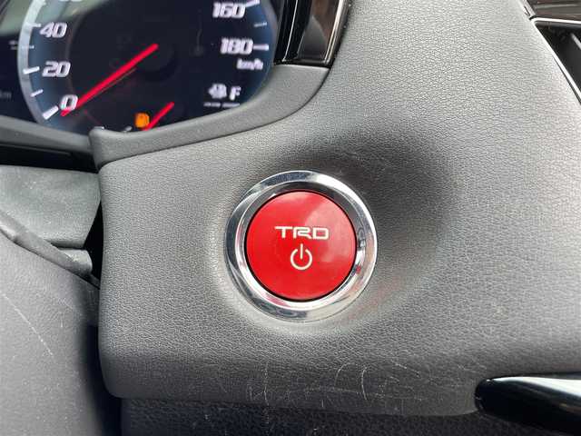 トヨタ クラウン ハイブリッド RS アドバンス 島根県 2018(平30)年 8.4万km ホワイトパールクリスタルシャイン ワンオーナー/TOMSエアロ/純正8インチナビ/CD/DVD/DTV/Bluetooth/USB/バックカメラ/・トヨタセーフティセンス/・衝突軽減システム/・衝突軽減ブレーキ/・車線逸脱抑制機能/・車線逸脱警報/・コーナーセンサー/・ロードサインアシスト/・発進お知らせ機能/・ふらつき警報/・パーキングサポートブレーキ/・標識認識機能/・緊急時蛇行支援/・後方車両接近告知/ブラインドスポットモニター/ハーフレザー調シート/パワーシート/シートヒーター /メモリーシート /ステアリングスイッチ/レーダークルーズコントロール/電子パーキングブレーキ/ブレーキホールド/LEDオートライト/ヘッドアップディスプレイ/パドルシフト