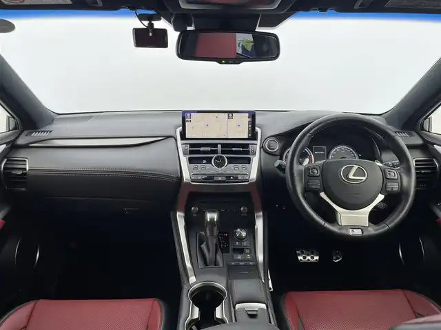 レクサス ＮＸ 300 Fスポーツ 群馬県 2018(平30)年 4.7万km ホワイトノーヴァガラスフレーク ブラインドスポットモニター/リアクロストラフィックアラート/＝＝＝＝＝/純正10.3インチナビ/・AM/FM/CD/DVD/SD/USB/AUX/Bluetooth/フルセグTV/Miracast/バックカメラ/左サイドカメラ/パワーバックドア/Lexus Safety System ＋/・プリクラッシュセーフティシステム（歩行者検知機能付衝突回避支援タイプ）/・レーンディパーチャーアラート（ステアリング制御機能付）/・オートマチックハイビーム/・レーダークルーズコントロール(全車速追従機能付)/パドルシフト/前席パワーシート/シートヒーター/ベンチレーション/運転席メモリー機能/ステアリングヒーター/電動パーキングブレーキ/オートブレーキホールド/プッシュスタート/スマートキー
