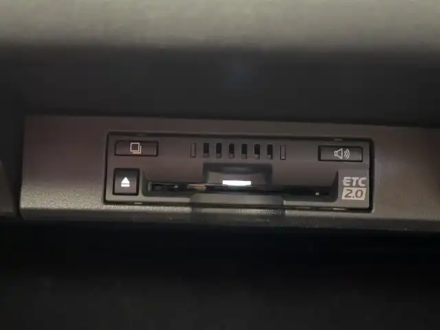 レクサス ＮＸ 300 Fスポーツ 群馬県 2018(平30)年 4.7万km ホワイトノーヴァガラスフレーク ブラインドスポットモニター/リアクロストラフィックアラート/＝＝＝＝＝/純正10.3インチナビ/・AM/FM/CD/DVD/SD/USB/AUX/Bluetooth/フルセグTV/Miracast/バックカメラ/左サイドカメラ/パワーバックドア/Lexus Safety System ＋/・プリクラッシュセーフティシステム（歩行者検知機能付衝突回避支援タイプ）/・レーンディパーチャーアラート（ステアリング制御機能付）/・オートマチックハイビーム/・レーダークルーズコントロール(全車速追従機能付)/パドルシフト/前席パワーシート/シートヒーター/ベンチレーション/運転席メモリー機能/ステアリングヒーター/電動パーキングブレーキ/オートブレーキホールド/プッシュスタート/スマートキー