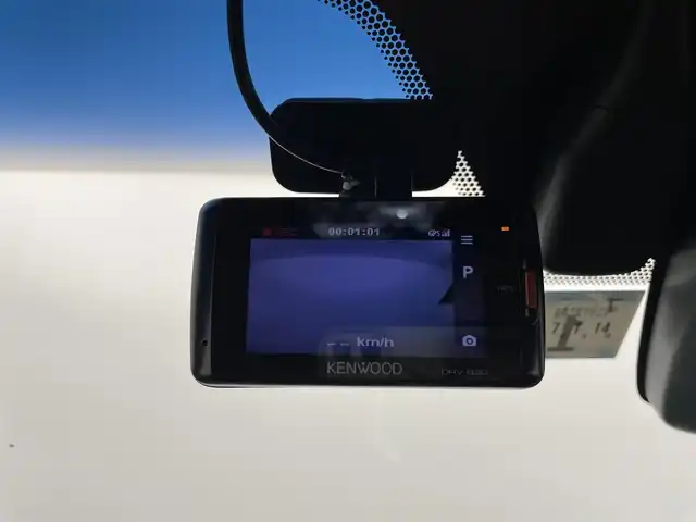 レクサス ＮＸ 300 Fスポーツ 群馬県 2018(平30)年 4.7万km ホワイトノーヴァガラスフレーク ブラインドスポットモニター/リアクロストラフィックアラート/＝＝＝＝＝/純正10.3インチナビ/・AM/FM/CD/DVD/SD/USB/AUX/Bluetooth/フルセグTV/Miracast/バックカメラ/左サイドカメラ/パワーバックドア/Lexus Safety System ＋/・プリクラッシュセーフティシステム（歩行者検知機能付衝突回避支援タイプ）/・レーンディパーチャーアラート（ステアリング制御機能付）/・オートマチックハイビーム/・レーダークルーズコントロール(全車速追従機能付)/パドルシフト/前席パワーシート/シートヒーター/ベンチレーション/運転席メモリー機能/ステアリングヒーター/電動パーキングブレーキ/オートブレーキホールド/プッシュスタート/スマートキー
