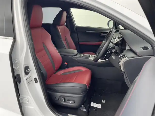 レクサス ＮＸ 300 Fスポーツ 群馬県 2018(平30)年 4.7万km ホワイトノーヴァガラスフレーク ブラインドスポットモニター/リアクロストラフィックアラート/＝＝＝＝＝/純正10.3インチナビ/・AM/FM/CD/DVD/SD/USB/AUX/Bluetooth/フルセグTV/Miracast/バックカメラ/左サイドカメラ/パワーバックドア/Lexus Safety System ＋/・プリクラッシュセーフティシステム（歩行者検知機能付衝突回避支援タイプ）/・レーンディパーチャーアラート（ステアリング制御機能付）/・オートマチックハイビーム/・レーダークルーズコントロール(全車速追従機能付)/パドルシフト/前席パワーシート/シートヒーター/ベンチレーション/運転席メモリー機能/ステアリングヒーター/電動パーキングブレーキ/オートブレーキホールド/プッシュスタート/スマートキー