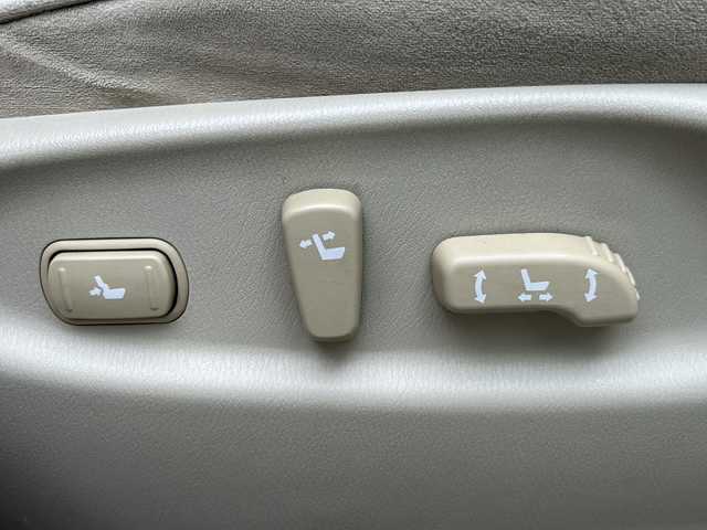 日産 フーガ 250GT Aパッケージ 神奈川県 2012(平24)年 7.5万km クリスタルホワイトパール (株)IDOMが運営する【じしゃロン熊谷店】の自社ローン専用車両になりますこちらは現金またはオートローンご利用時の価格です。自社ローンご希望の方は別途その旨お申付け下さい/純正メーカーOPナビ/CD/DVD/BT/MSV/USB/フルセグ/ラジオ/バックカメラ/ビルトインETC/クルーズコントロール/革巻きステアリング/ステアリングスイッチ/D/N席パワーシート/スマートキー/プッシュスタート/純正18インチAW/純正フロアマット/ドアバイザー/横滑り防止システム/電動格納ウィンカーミラー