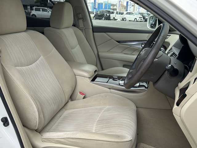 日産 フーガ 250GT Aパッケージ 神奈川県 2012(平24)年 7.5万km クリスタルホワイトパール (株)IDOMが運営する【じしゃロン熊谷店】の自社ローン専用車両になりますこちらは現金またはオートローンご利用時の価格です。自社ローンご希望の方は別途その旨お申付け下さい/純正メーカーOPナビ/CD/DVD/BT/MSV/USB/フルセグ/ラジオ/バックカメラ/ビルトインETC/クルーズコントロール/革巻きステアリング/ステアリングスイッチ/D/N席パワーシート/スマートキー/プッシュスタート/純正18インチAW/純正フロアマット/ドアバイザー/横滑り防止システム/電動格納ウィンカーミラー