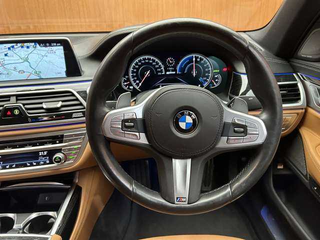 ＢＭＷ ７４０ｅ アイパフォーマンス Mスポーツ 千葉県 2018(平30)年 4.5万km サファイアブラックP 茶革　/ＳＲ　/ＡＣＣ　/ナビ　/ＴＶ　/３６０°ｈａｒｍａｎｋａｒｄｏｎサウンド　/シートＨ　/ベンチレーション　/レーザービーム　/パーキングアシスト　/ドライビングアシストプラス　/衝突軽減ブレーキ　/ＢＳＭ　/ＬＫＡ