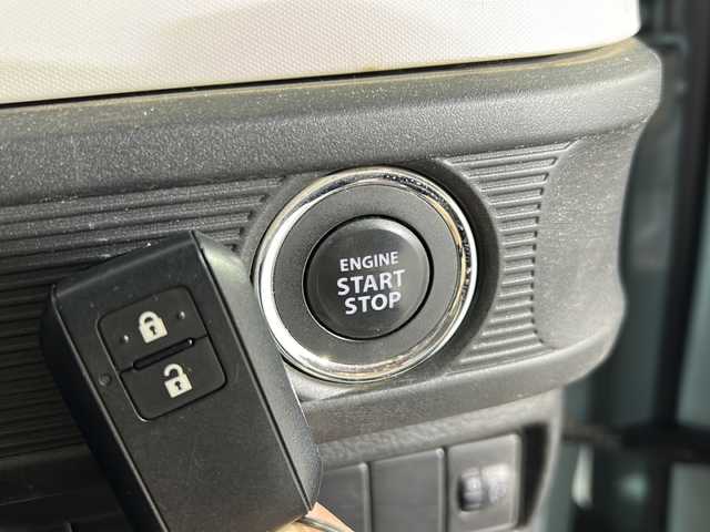 スズキ スペーシア HYBRID G 沖縄県 2022(令4)年 6.9万km オフブルーM ・県外仕入れ/・禁煙車/・両側スライドドア/・衝突軽減ブレーキ/・コーナーセンサー/・レーンキープアシスト/・アイドリングストップ/・スマートキー/・プッシュスタート/・電動格納ミラー/・ヘッドライトレベライザー/・AAC/・ABS/・ＰＷ/・ＰＳ