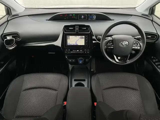 トヨタ プリウス SセーフティプラスⅡ 福岡県 2021(令3)年 8.4万km プラチナホワイトパールマイカ 純正7型メモリーナビ/（フルセグTV/BT/CD/DVD）/バックモニター/トヨタセーフティー/コーナーセンサー/レーダークルコン/BSM/前後ドラレコ/純正LEDヘッドライト/フォグランプ/スペアキー/Pスタート/純正フロアマット