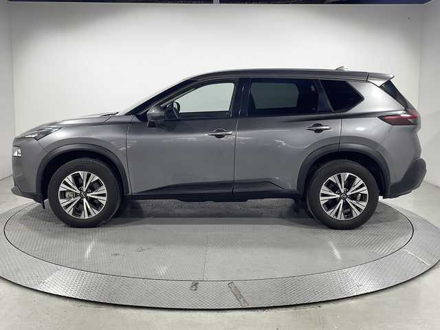 日産 エクストレイル X e－4ORCE 広島県 2022(令4)年 0.5万km ダークメタルグレー プロパイロット/純正9型ナビ(MM222D-Le)/・AM/FM/・USB接続/・HDMI接続/・フルセグTV/インテリジェントエマージェンシーブレーキ/踏み間違い衝突防止アシスト/ブラインドスポットモニター/車線逸脱警報/シートヒーター/運転席パワーシート/オートマチックハイビーム/電動パーキング/ETC/純正アルミホイール(235/60/R18)/スマートキー＆プッシュスタート/スペアキー(1本)/LEDヘッドライト