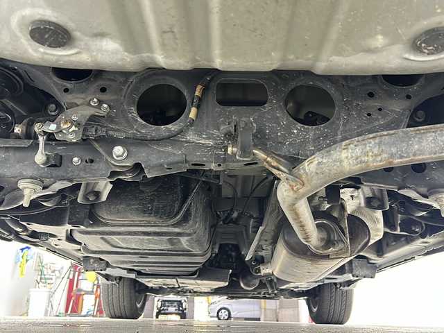 トヨタ ハリアー プレミアム 愛知県 2017(平29)年 8万km ホワイトパールクリスタルシャイン 衝突被害軽減ブレーキ/フルセグテレビ/社外ナビ（アルパイン）/ビルトインETC/ドライブレコーダー（前後）/バックモニター/ハーフレザーシート/LEDヘッドライト/レーダークルーズコントロール/純正１８インチアルミホイール/Bluetooth接続/スペアキー１本/プッシュスタート/スマートキー/パワーシート/オートライト/コーナーセンサー（前後）/電動リアゲート