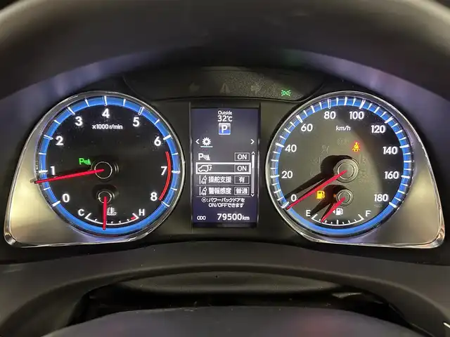 トヨタ ハリアー プレミアム 佐賀県 2017(平29)年 8万km ホワイトパールクリスタルシャイン アルパイン製9インチナビ/フルセグTV/Bluetooth/DVD/CD/SD/バックカメラ/トヨタセーフティセンス/衝突被害軽減ブレーキ/レーダークルーズコントロール/オートマチックハイビーム/レーンキープアシスト/誤発進抑制機能/ビルトインETC/ドライブレコーダー（前後）/パワーシート/電動リアゲート/ハーフレザーシート/LEDヘッドライト/純正１８インチアルミホイール/スペアキー１本/プッシュスタート/スマートキー/オートライト/コーナーセンサー（前後）