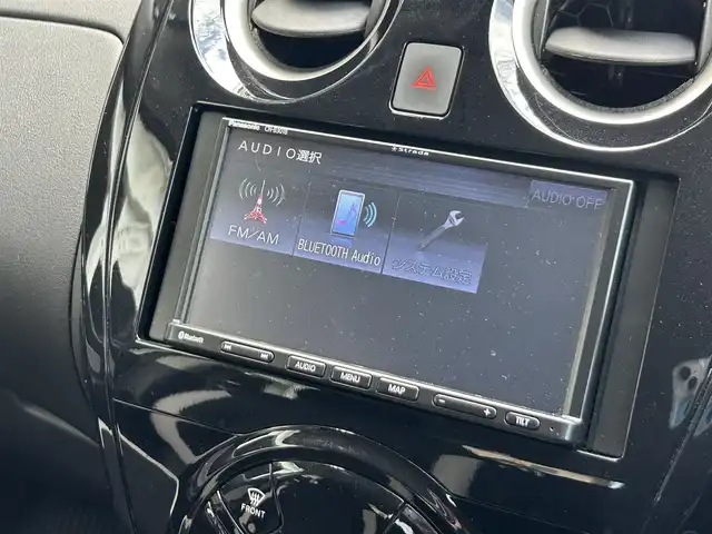 日産 ノート e－パワー X Vセレクション 静岡県 2020(令2)年 7.6万km ダークメタルグレー インテリジェントエマージェンシーブレーキ/７型メモリナビ/ＤＶＤ再生/ＢＴオーディオ/全周囲カメラ/デジタルルームミラー/ETC/LDW(車線逸脱警報)/前後コーナーセンサー/LEDヘッドライト/オートライト/フルオートエアコン/スペアキー/純正15AW