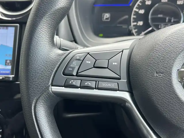 日産 ノート e－パワー X Vセレクション 静岡県 2020(令2)年 7.6万km ダークメタルグレー インテリジェントエマージェンシーブレーキ/７型メモリナビ/ＤＶＤ再生/ＢＴオーディオ/全周囲カメラ/デジタルルームミラー/ETC/LDW(車線逸脱警報)/前後コーナーセンサー/LEDヘッドライト/オートライト/フルオートエアコン/スペアキー/純正15AW
