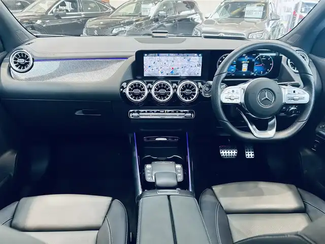 メルセデス・ベンツ ＧＬＡ２００ｄ 4マチック AMGライン 大阪府 2021(令3)年 1.9万km デジタルホワイト レザーエクスクルーシブP/アドバンスドP/レーダーセーフティP/サンルーフ/HUD/ACC/黒革/メモリ付きパワーシート/シートヒーター/純正ナビ/３６０度カメラ/純正19インチAW/LEDヘッドライト/アンビエントライト/電動リアゲート/パドルシフト/ブラインドスポット