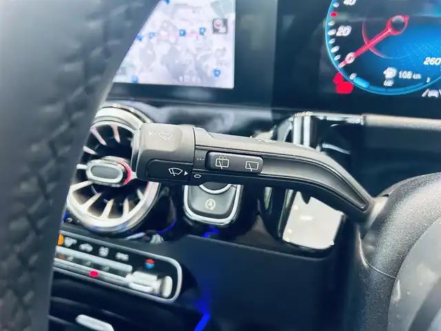 メルセデス・ベンツ ＧＬＡ２００ｄ 4マチック AMGライン 大阪府 2021(令3)年 1.9万km デジタルホワイト レザーエクスクルーシブP/アドバンスドP/レーダーセーフティP/サンルーフ/HUD/ACC/黒革/メモリ付きパワーシート/シートヒーター/純正ナビ/３６０度カメラ/純正19インチAW/LEDヘッドライト/アンビエントライト/電動リアゲート/パドルシフト/ブラインドスポット