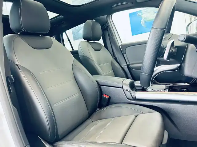 メルセデス・ベンツ ＧＬＡ２００ｄ 4マチック AMGライン 大阪府 2021(令3)年 1.9万km デジタルホワイト レザーエクスクルーシブP/アドバンスドP/レーダーセーフティP/サンルーフ/HUD/ACC/黒革/メモリ付きパワーシート/シートヒーター/純正ナビ/３６０度カメラ/純正19インチAW/LEDヘッドライト/アンビエントライト/電動リアゲート/パドルシフト/ブラインドスポット
