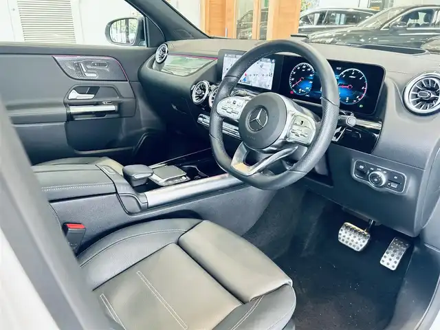 メルセデス・ベンツ ＧＬＡ２００ｄ 4マチック AMGライン 大阪府 2021(令3)年 1.9万km デジタルホワイト レザーエクスクルーシブP/アドバンスドP/レーダーセーフティP/サンルーフ/HUD/ACC/黒革/メモリ付きパワーシート/シートヒーター/純正ナビ/３６０度カメラ/純正19インチAW/LEDヘッドライト/アンビエントライト/電動リアゲート/パドルシフト/ブラインドスポット