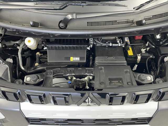 三菱 デリカミニ T プレミアム 岐阜県 2024(令6)年 0.8万km シルキーホワイト マイパイロット　/両側オートスライドドア　/オートマチックハイビーム　/ステアリングヒーター　/ビルトインＥＴＣ　/パドルシフト　/前席シートヒーター　/追従型クルーズコントロール　/電動格納ミラー　/電子パーキング/デジタルインナーミラー/エンジンスタートボタン/USB入力端子
