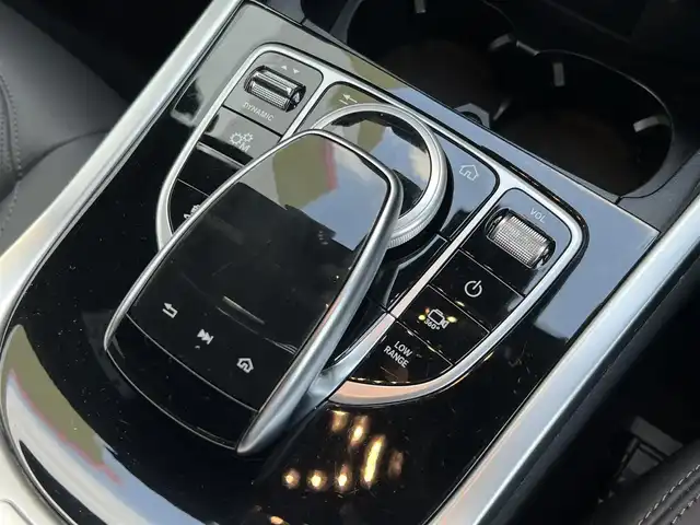 メルセデス・ベンツ ゲレンデヴァーゲン Ｇ４００ｄ AMGライン 千葉県 2023(令5)年 1.8万km 白 マヌファクトゥーアＰ/ラグジュアリーパッケージ/４ＷＤ/ターボ/衝突軽減ブレーキ/全方位カメラ/純正１２．３インチＨＤＤナビ/レーダークルーズコントロール/BSM/ブルメスターサウンド/レザーシート/シートヒーター/ベンチレーション/ＬＥＤヘッドライト