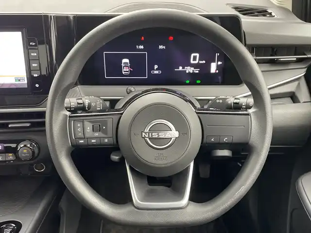 日産 ノート X 三重県 2021(令3)年 0.7万km ダークメタルグレー 禁煙車/純正ナビ/CD/DVD/BT/フルセグTV/バックカメラ/エマージェンシーブレーキ/標識検知支援/オートブレーキホールド/純正ドライブレコーダー/電動パーキングブレーキ/ETC/オートハイビーム/ステアリングスイッチ/スマートキー