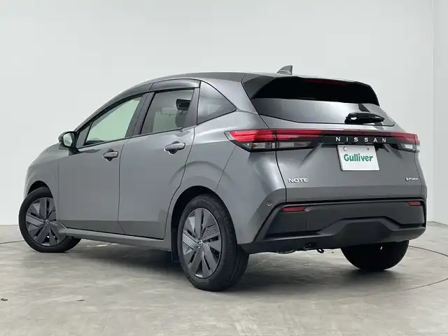 日産 ノート X 三重県 2021(令3)年 0.7万km ダークメタルグレー 禁煙車/純正ナビ/CD/DVD/BT/フルセグTV/バックカメラ/エマージェンシーブレーキ/標識検知支援/オートブレーキホールド/純正ドライブレコーダー/電動パーキングブレーキ/ETC/オートハイビーム/ステアリングスイッチ/スマートキー
