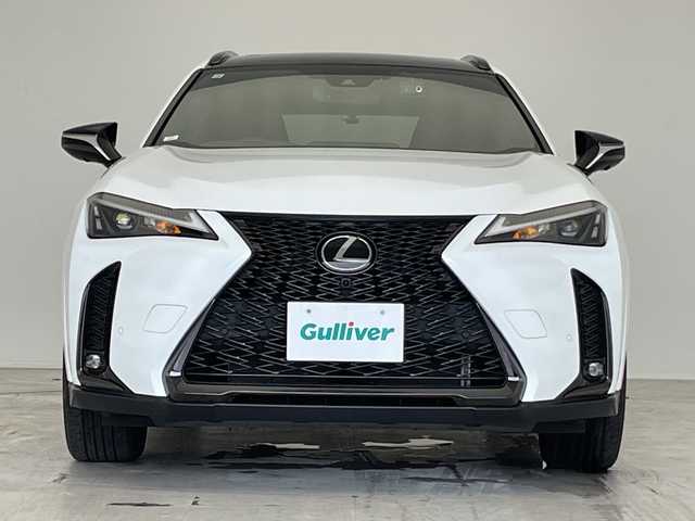 レクサス ＵＸ 200 Fスポーツエモーショナルエクスプローラ 愛知県 2022(令4)年 1.1万km ブラック/ホワイトノーヴァガラスフレーク 純正12.4型ディズプレイオーディオ　ナビ機能あり/全方位カメラ/サンルーフ/レーダークルーズコントロール/シートヒーター/エアシート/Bカメラ/電動リアゲート/パワーシート/純正アルミホイール/ETC2.0/ブラインドスポットモニター/LEDヘッドライト/パドルシフト/ステアリングヒーター/オートマチックハイビーム/ルーフレール/衝突軽減システム/フルセグ/Bluetooth/ドライブレコーダー/ステアリングスイッチ/スマートキー/プッシュスタート