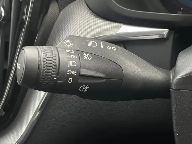 ボルボ ボルボ ＸＣ６０ B6 AWD Rデザイン 東京都 2022(令4)年 2.9万km クリスタルホワイトP エアサス/Googleナビ/全周囲カメラ/ステアリングヒーター/アダプティブクルーズコントロール/ハーフレザーシート/シートヒーター/ドライビングダイナミクス/レーンキープアシスト/Harman/Kardon/ヘッドアップディスプレイ/オートホールド/LEDオートハイビーム/BLIS/Wチャージ/純正21インチアルミホイール/パワーバックドア/フットオープナー/ETC/前席メモリー付きパワーシート/アルミペダル