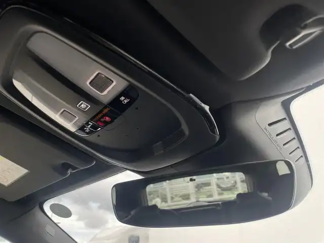 ボルボ ボルボ ＸＣ６０ B6 AWD Rデザイン 東京都 2022(令4)年 2.9万km クリスタルホワイトP エアサス/Googleナビ/全周囲カメラ/ステアリングヒーター/アダプティブクルーズコントロール/ハーフレザーシート/シートヒーター/ドライビングダイナミクス/レーンキープアシスト/Harman/Kardon/ヘッドアップディスプレイ/オートホールド/LEDオートハイビーム/BLIS/Wチャージ/純正21インチアルミホイール/パワーバックドア/フットオープナー/ETC/前席メモリー付きパワーシート/アルミペダル