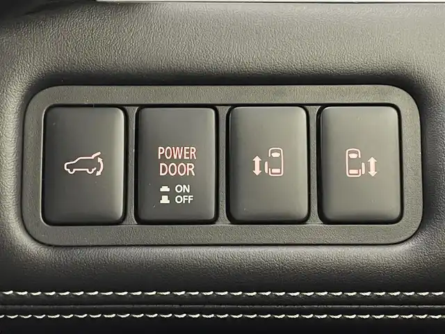 三菱 デリカＤ：５ シャモニー 道央・札幌 2025(令7)年 0.1千km 黒Ⅱ ・登録済未使用車/・CHAMONIX /・4WD　e-Assist/・オリジナルナビ取付パッケージ＋リアモニター取付パッケージ/・ALPINE D:5専用11型ナビゲーション/・ALPINE 12.8型後席用モニター/・全方位カメラ/・衝突軽減ブレーキ/・レーンキープアシスト/・オートハイビーム/・両側パワースライドドア/・パワーバックドア/・パドルシフト/・ステアリングヒーター/・パワーシート/・LEDヘッドライト/・フォグライト/・オートライト/・プッシュスタート/・スマートキー/色番号X47X42