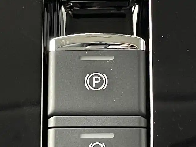 三菱 デリカＤ：５ シャモニー 道央・札幌 2025(令7)年 0.1千km 黒Ⅱ ・登録済未使用車/・CHAMONIX /・4WD　e-Assist/・オリジナルナビ取付パッケージ＋リアモニター取付パッケージ/・ALPINE D:5専用11型ナビゲーション/・ALPINE 12.8型後席用モニター/・全方位カメラ/・衝突軽減ブレーキ/・レーンキープアシスト/・オートハイビーム/・両側パワースライドドア/・パワーバックドア/・パドルシフト/・ステアリングヒーター/・パワーシート/・LEDヘッドライト/・フォグライト/・オートライト/・プッシュスタート/・スマートキー/色番号X47X42