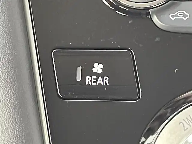 三菱 デリカＤ：５ シャモニー 道央・札幌 2025(令7)年 0.1千km 黒Ⅱ ・登録済未使用車/・CHAMONIX /・4WD　e-Assist/・オリジナルナビ取付パッケージ＋リアモニター取付パッケージ/・ALPINE D:5専用11型ナビゲーション/・ALPINE 12.8型後席用モニター/・全方位カメラ/・衝突軽減ブレーキ/・レーンキープアシスト/・オートハイビーム/・両側パワースライドドア/・パワーバックドア/・パドルシフト/・ステアリングヒーター/・パワーシート/・LEDヘッドライト/・フォグライト/・オートライト/・プッシュスタート/・スマートキー/色番号X47X42