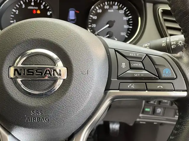 日産 エクストレイル 20Xi Vセレクション 岩手県 2021(令3)年 2.8万km ダイヤモンドブラック 7人乗り/ワンオーナー/４WD/後席モニター/ルーフレール/アラウンドビューモニター/プロパイロット/ヒルディセントコントロール/インテリジェントルームミラー/ハンズフリーオートバックドア/エマージェンシーブレーキ/車線逸脱抑制機能/後側方車両接近警報機能/オートハイビーム/前後ソナー/標識認識機能/先行車発信お知らせ機能/オートブレーキホールド/横滑り防止装置/MTモード付AT/パワーシート(前席)/シートヒーター(前席、２列目シート左右)/純正９インチナビ/ドライブレコーダー/ETC/LEDヘッドライト/純正18インチアルミホイール
