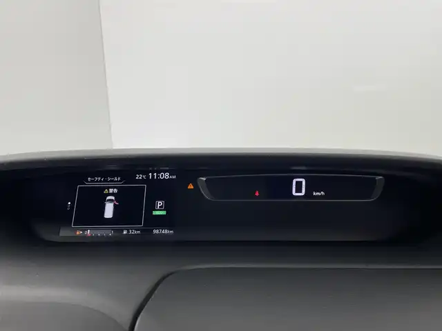 日産 セレナ ハイウェイスター 群馬県 2016(平28)年 9.9万km ブリリアントホワイトパール フリップダウンモニター　純正９インチナビ　バックカメラ　両側パワースライドドア　クルーズコントロール　オートライト　純正１６インチＡＷ　ステアリングリモコン　横滑り防止装置　スマートキー　ＥＴＣ　禁煙