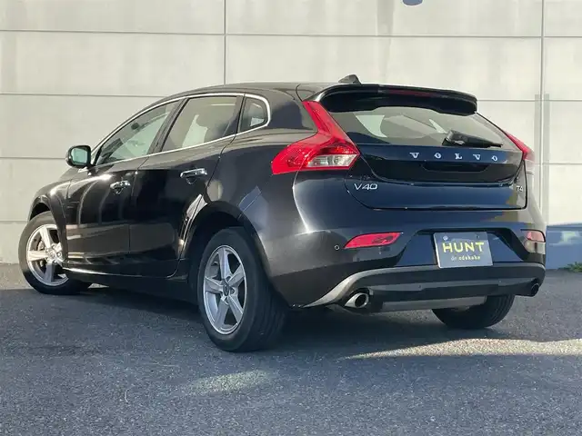 ボルボ Ｖ４０ T－4 千葉県 2014(平26)年 5.5万km ブラックサファイアメタリック 衝突軽減ブレーキ/純正ＨＤＤナビ/バックカメラ/ＥＴＣ/ＢＳＭ/レーダークルーズコントロール/純正１６インチアルミホイール/ハロゲンヘッドライト　/オートライト